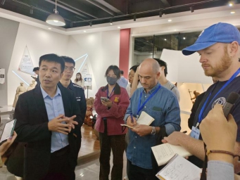 中外媒体聚焦宁夏 探寻发展新动能